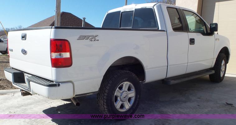 image for item K6940 2005 Ford F150 SuperCab pickup truck