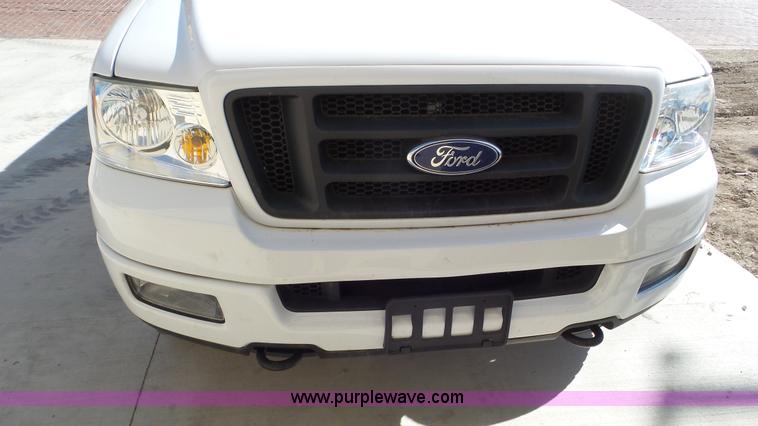 image for item K6940 2005 Ford F150 SuperCab pickup truck