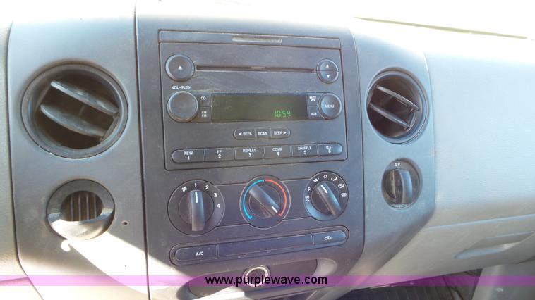 image for item K6940 2005 Ford F150 SuperCab pickup truck