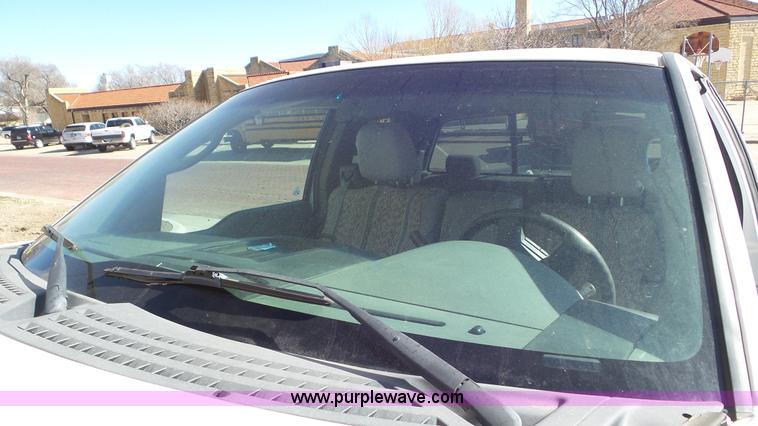 image for item K6940 2005 Ford F150 SuperCab pickup truck