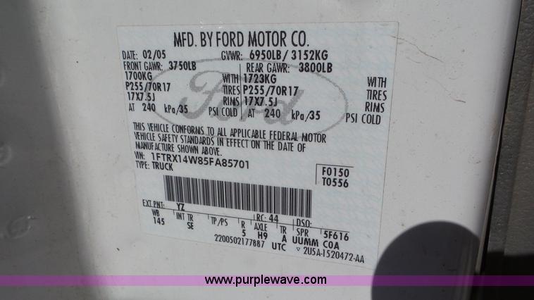 image for item K6940 2005 Ford F150 SuperCab pickup truck