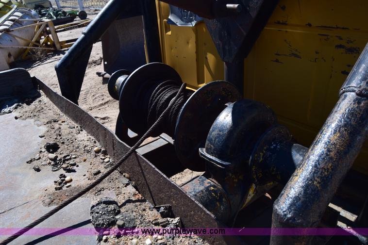 image for item K8680 1973 Ford F750 gin pole truck