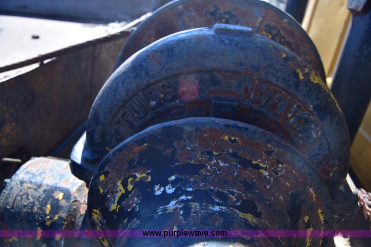 image for item K8680 1973 Ford F750 gin pole truck