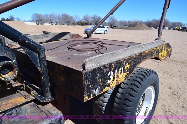 image for item K8680 1973 Ford F750 gin pole truck