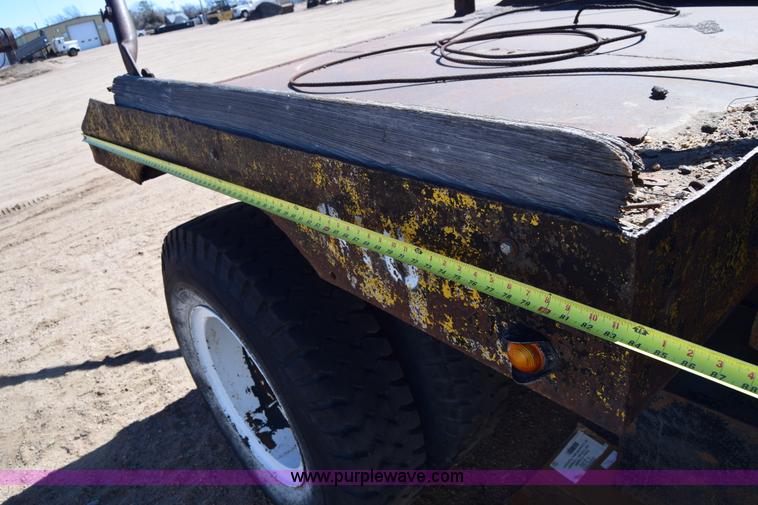 image for item K8680 1973 Ford F750 gin pole truck