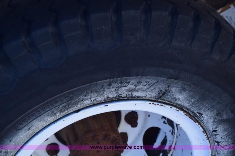 image for item K8680 1973 Ford F750 gin pole truck