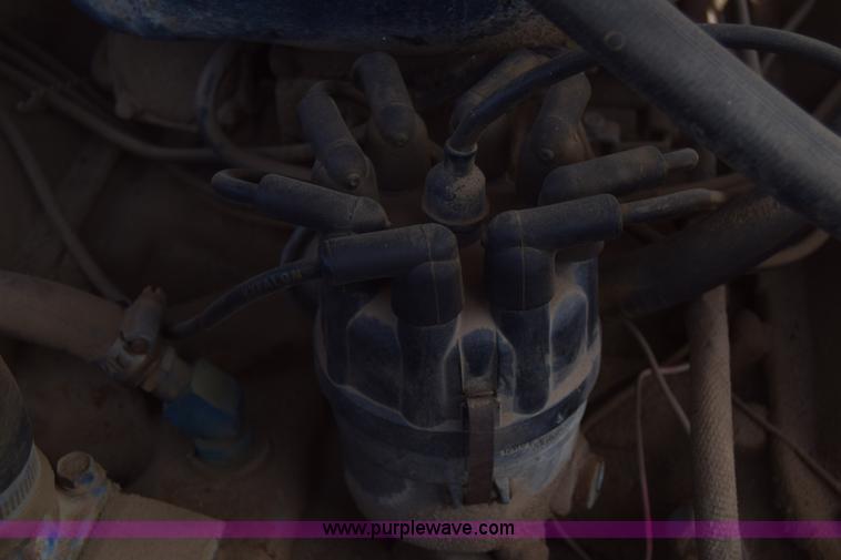 image for item K8680 1973 Ford F750 gin pole truck