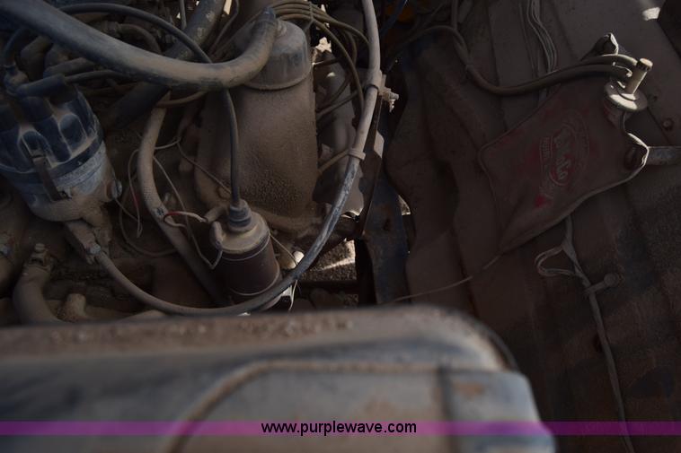 image for item K8680 1973 Ford F750 gin pole truck