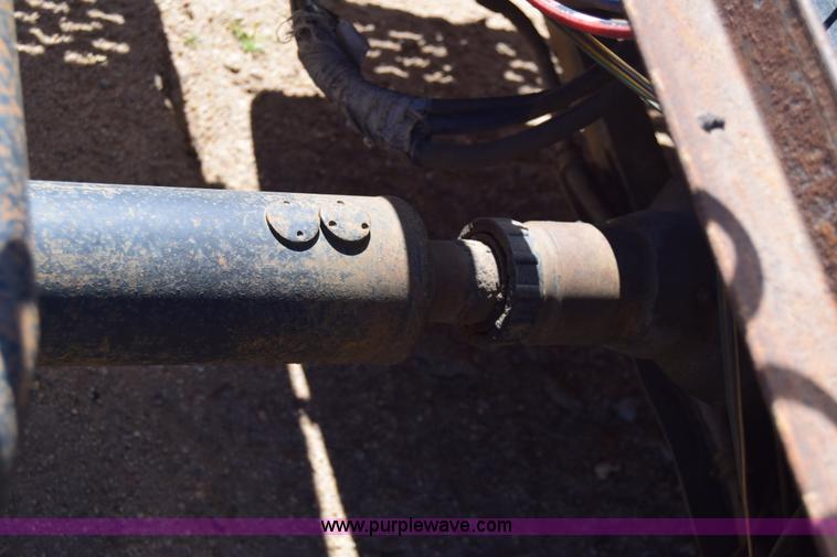 image for item K8681 1988 International F9370 semi truck