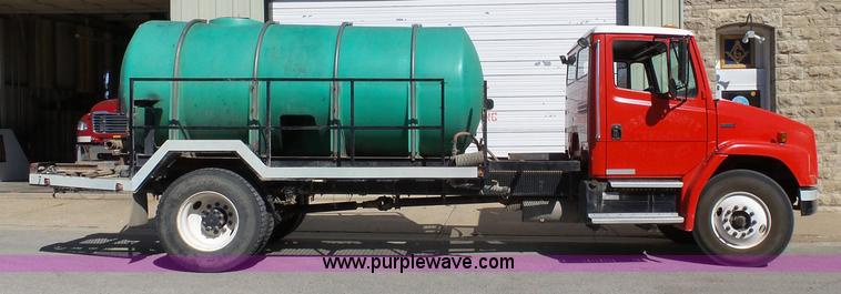 image for item L3689 2001 Freightliner FL70 water truck