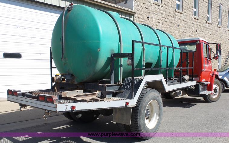 image for item L3689 2001 Freightliner FL70 water truck