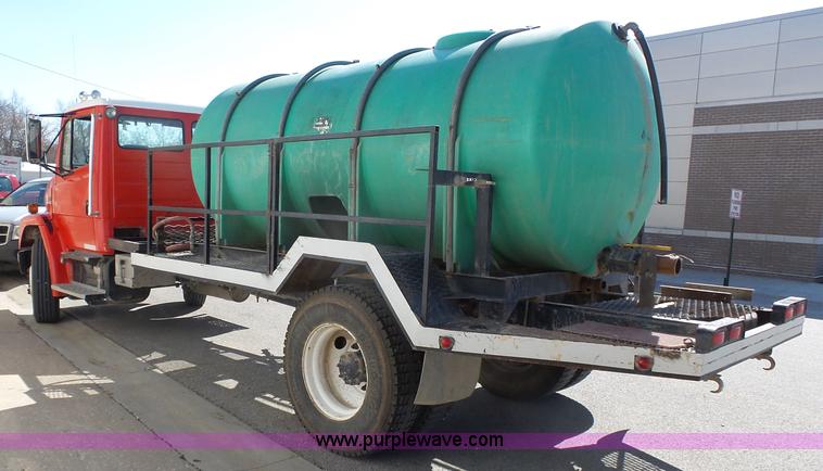 image for item L3689 2001 Freightliner FL70 water truck