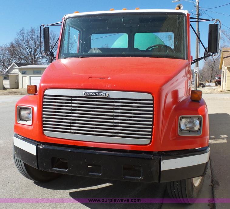 image for item L3689 2001 Freightliner FL70 water truck