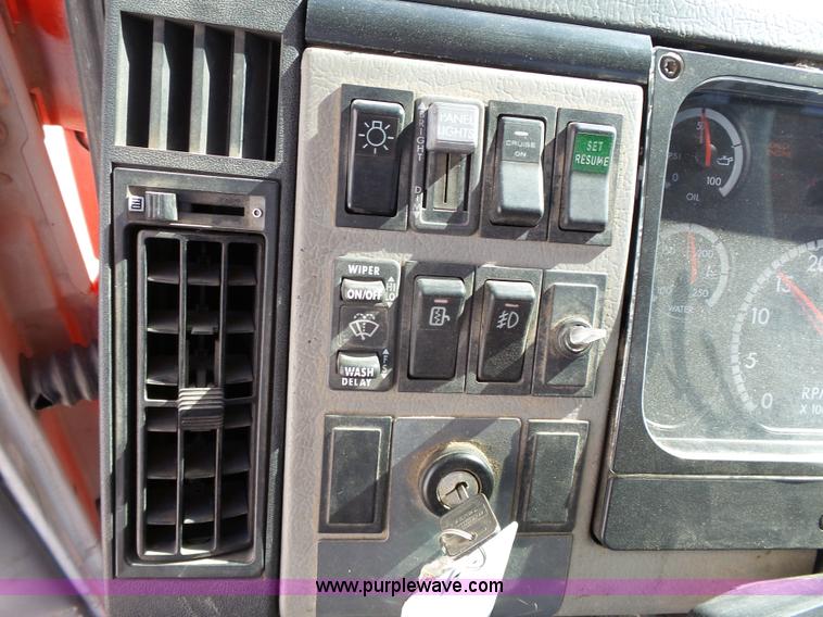 image for item L3689 2001 Freightliner FL70 water truck