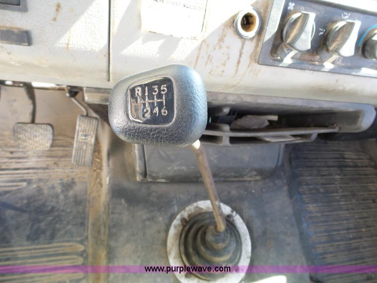 image for item L3689 2001 Freightliner FL70 water truck