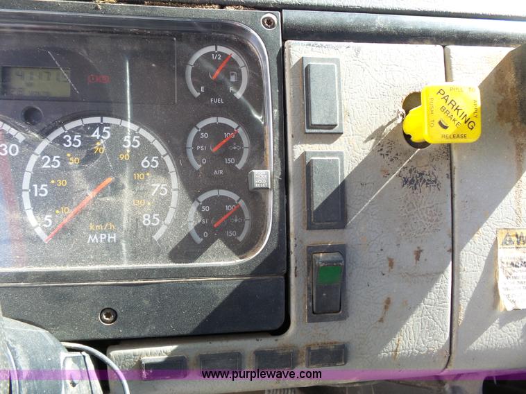 image for item L3689 2001 Freightliner FL70 water truck