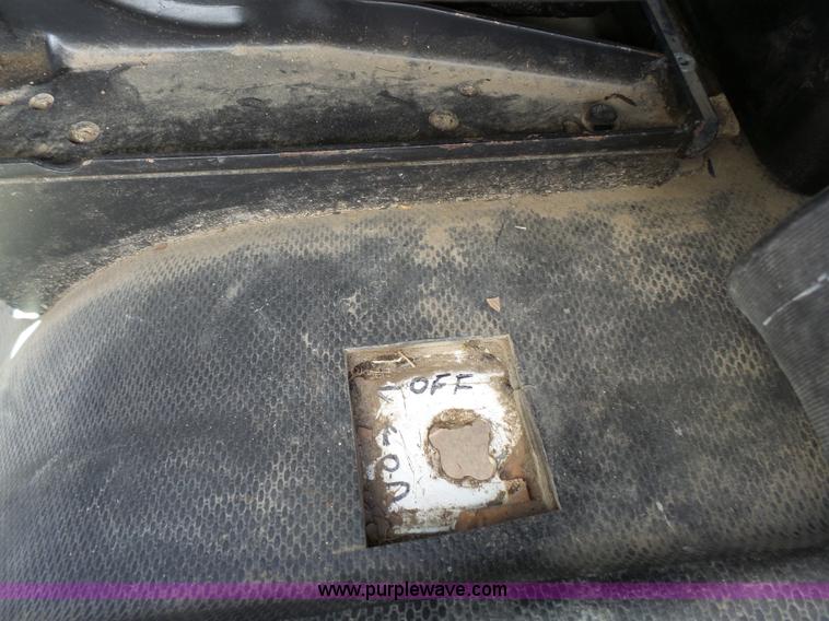 image for item L3689 2001 Freightliner FL70 water truck