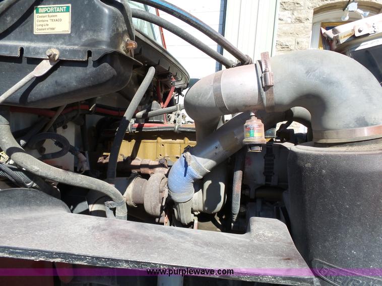 image for item L3689 2001 Freightliner FL70 water truck