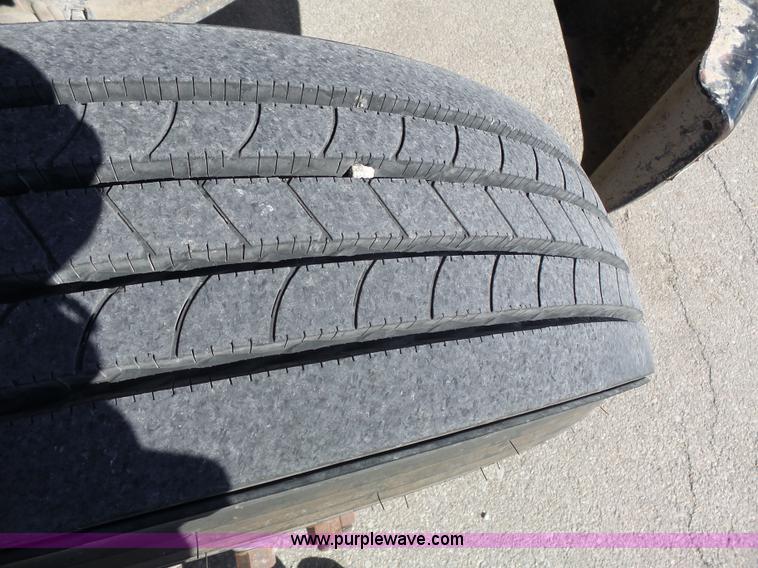 image for item L3689 2001 Freightliner FL70 water truck