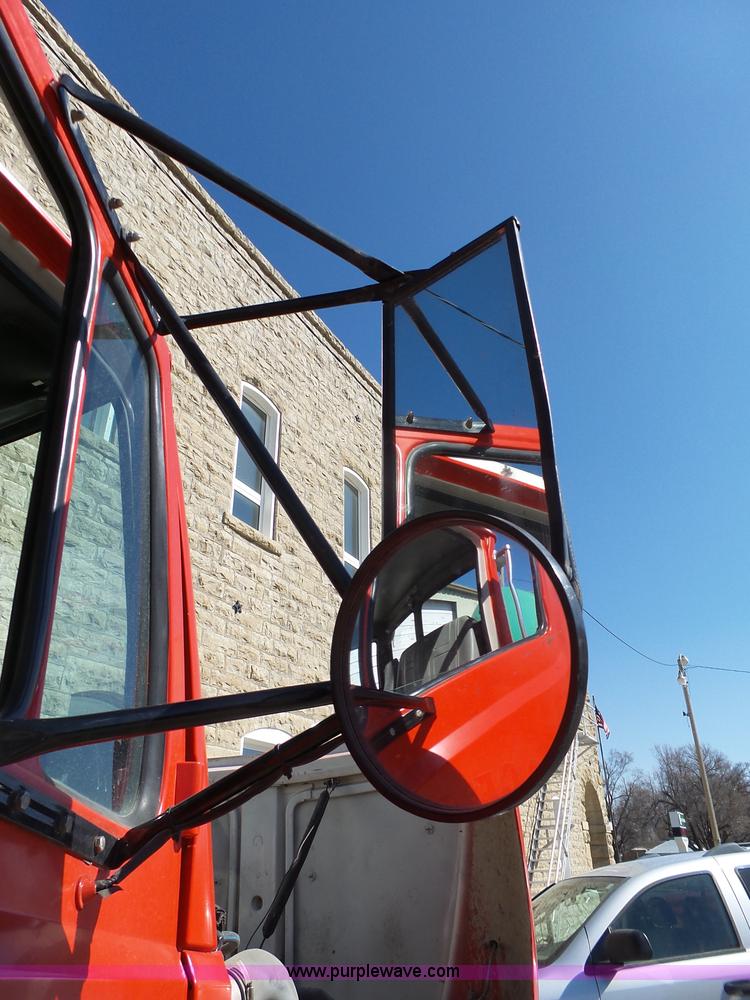 image for item L3689 2001 Freightliner FL70 water truck