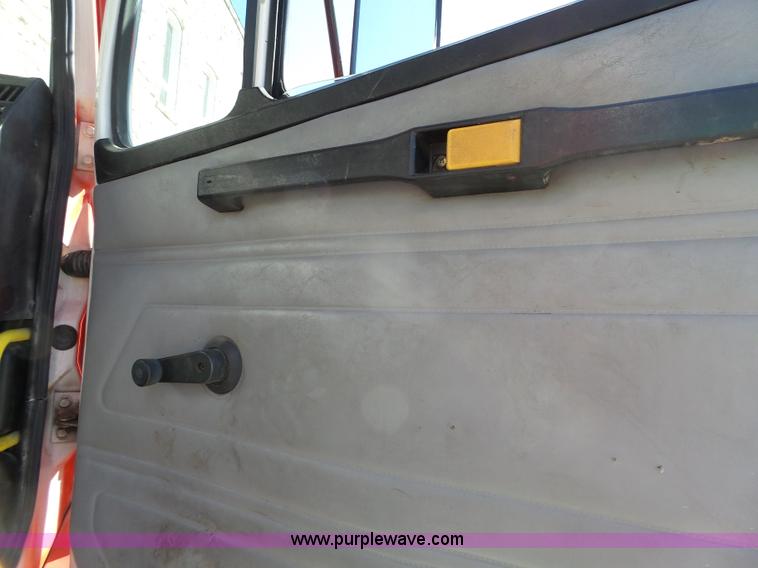 image for item L3689 2001 Freightliner FL70 water truck