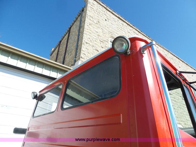 image for item L3689 2001 Freightliner FL70 water truck