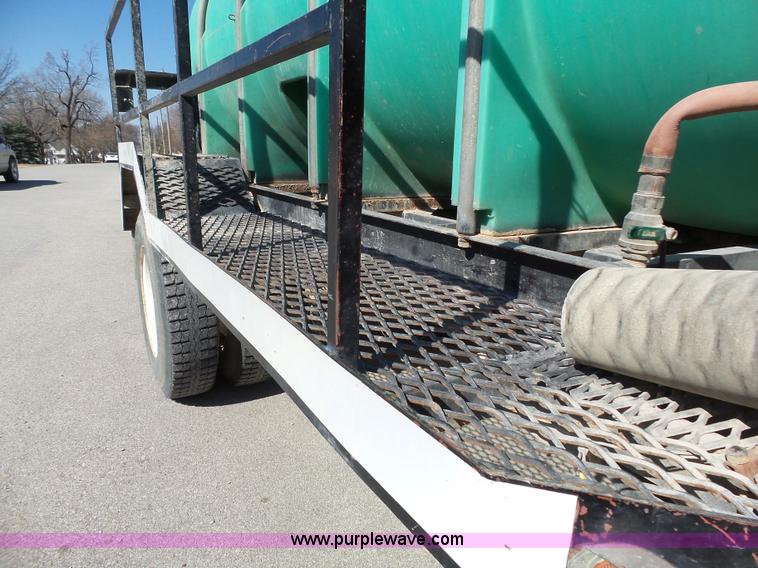 image for item L3689 2001 Freightliner FL70 water truck