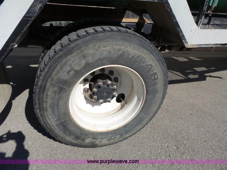 image for item L3689 2001 Freightliner FL70 water truck