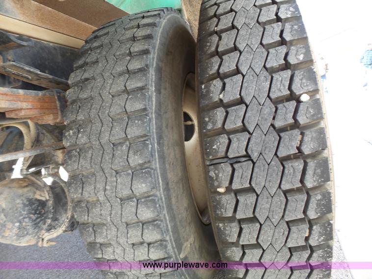 image for item L3689 2001 Freightliner FL70 water truck