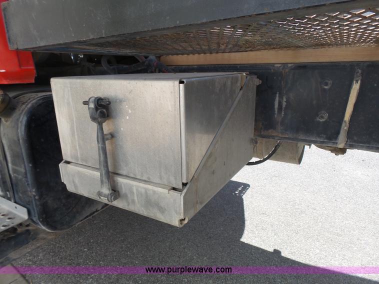 image for item L3689 2001 Freightliner FL70 water truck