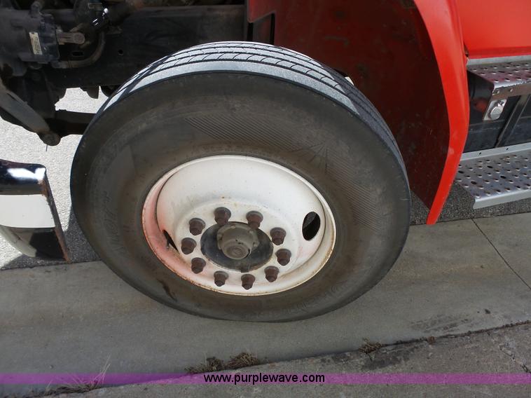 image for item L3689 2001 Freightliner FL70 water truck