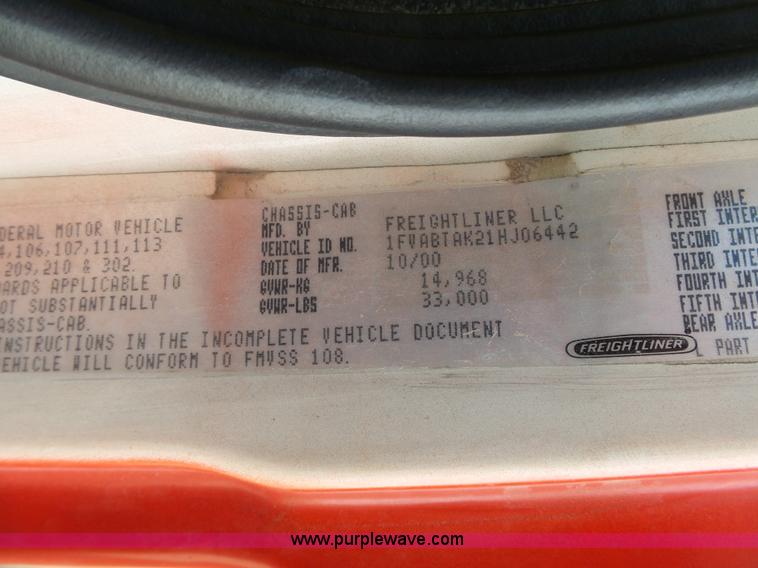 image for item L3689 2001 Freightliner FL70 water truck