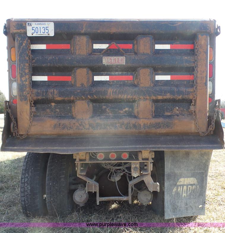 image for item L3692 2000 International F4900 dump truck