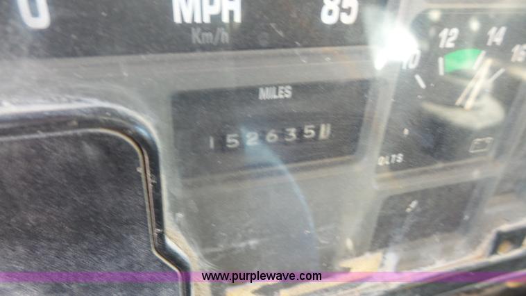 image for item L3692 2000 International F4900 dump truck