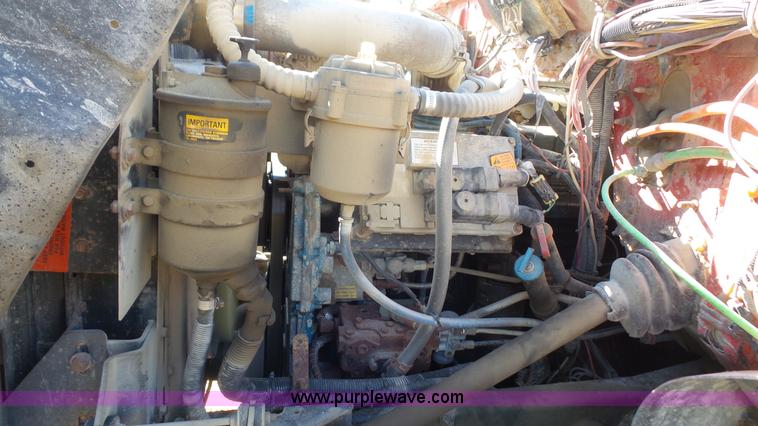 image for item L3692 2000 International F4900 dump truck