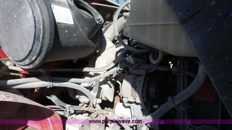 image for item L3692 2000 International F4900 dump truck