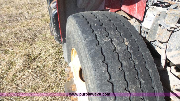 image for item L3692 2000 International F4900 dump truck