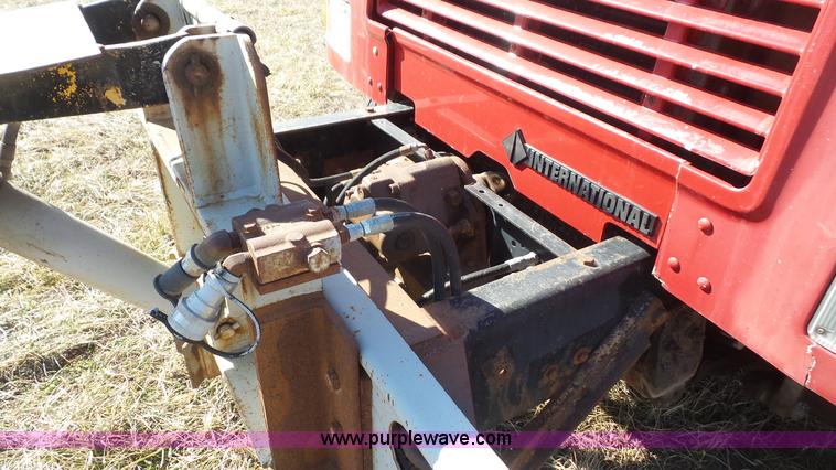 image for item L3692 2000 International F4900 dump truck