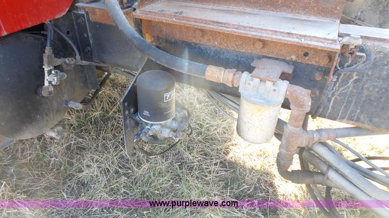 image for item L3692 2000 International F4900 dump truck