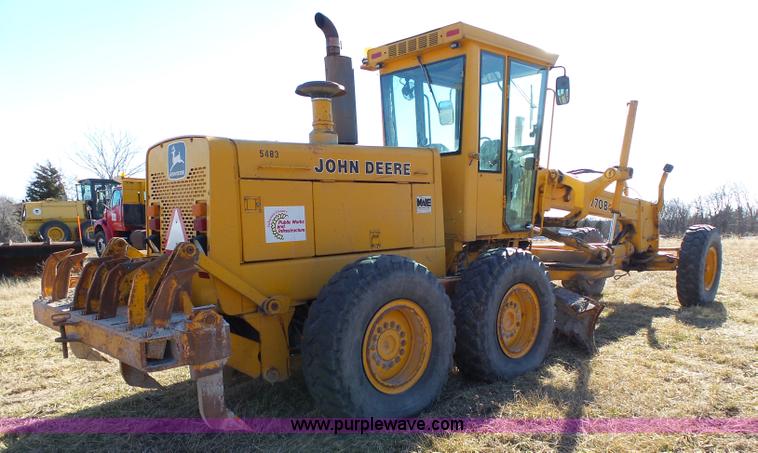 image for item L3694 1992 John Deere 770BH motor grader