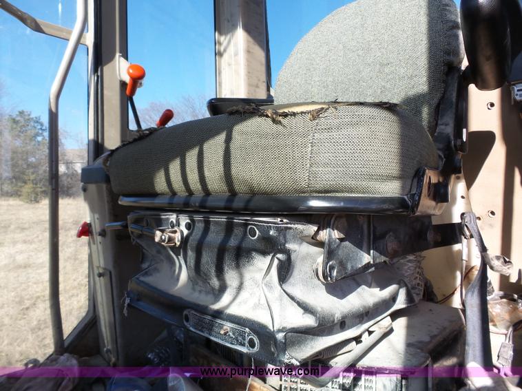 image for item L3694 1992 John Deere 770BH motor grader