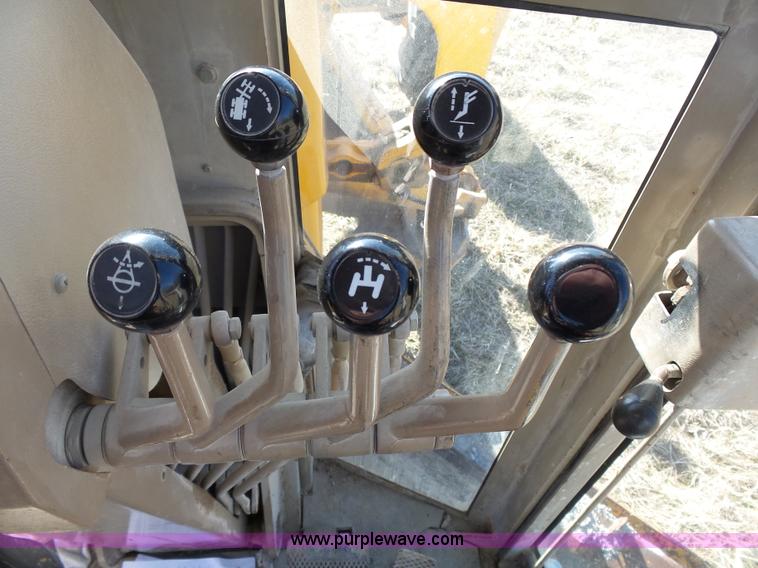 image for item L3694 1992 John Deere 770BH motor grader