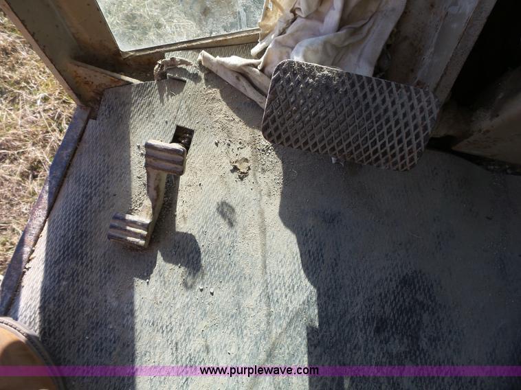 image for item L3694 1992 John Deere 770BH motor grader