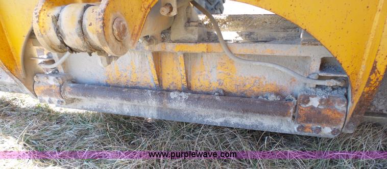 image for item L3694 1992 John Deere 770BH motor grader