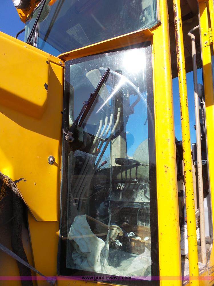 image for item L3694 1992 John Deere 770BH motor grader