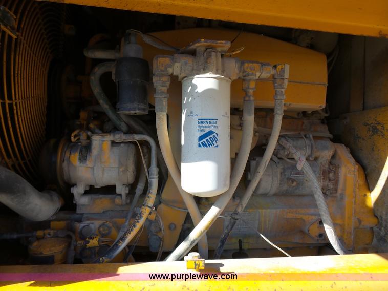 image for item L3694 1992 John Deere 770BH motor grader