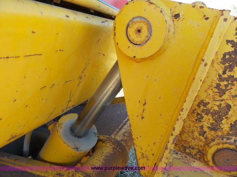 image for item L3694 1992 John Deere 770BH motor grader