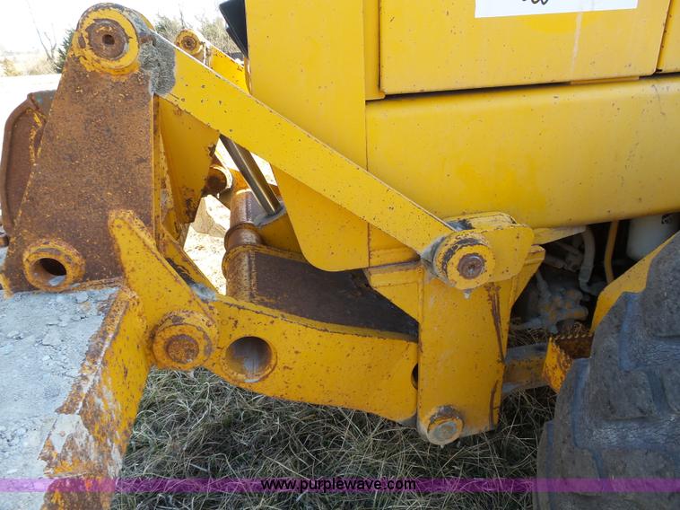 image for item L3694 1992 John Deere 770BH motor grader