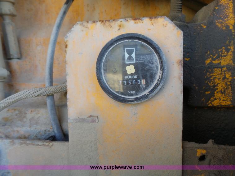 image for item L3694 1992 John Deere 770BH motor grader