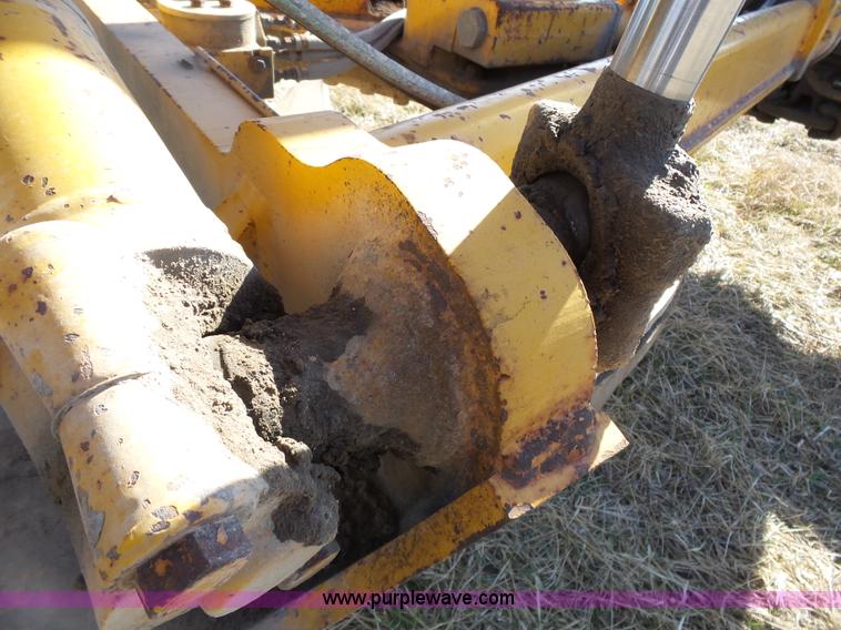 image for item L3694 1992 John Deere 770BH motor grader